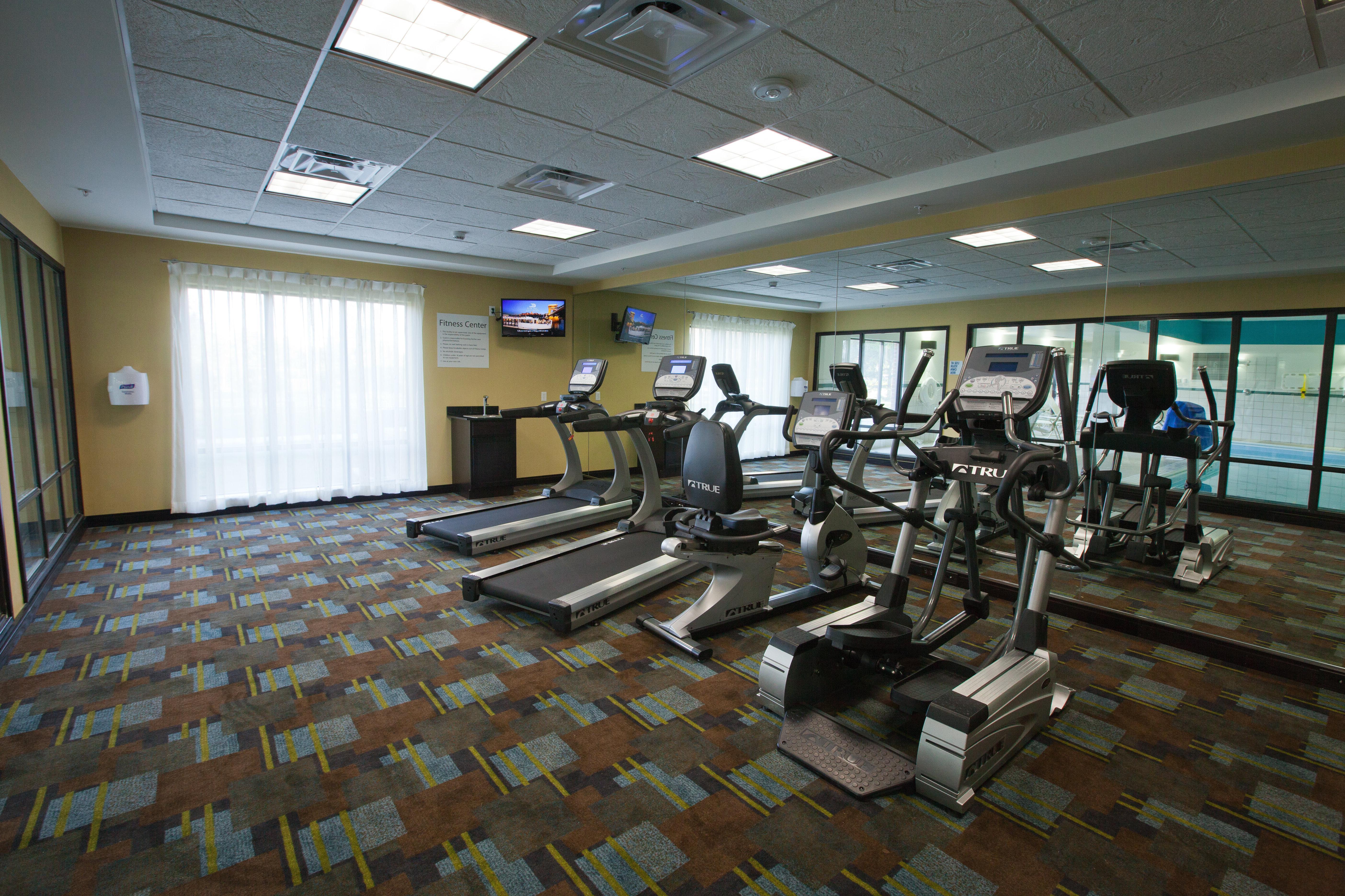 Holiday Inn Express And Suites Detroit North-Troy By Ihg Exteriör bild