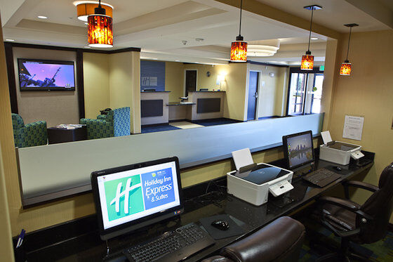 Holiday Inn Express And Suites Detroit North-Troy By Ihg Exteriör bild